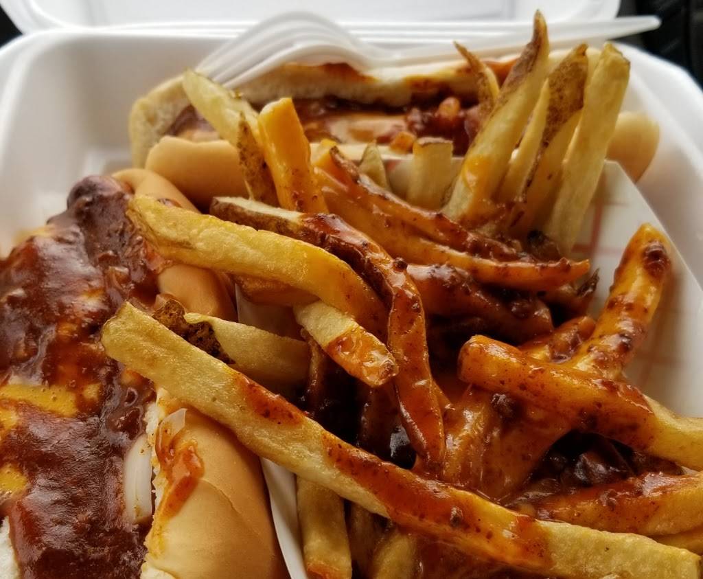 Brighton Hot Dog Shoppe | restaurant | 2401 Noblestown Rd, Pittsburgh, PA 15205, USA | 4124440363 OR +1 412-444-0363