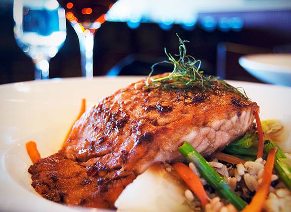 Kyra Restaurant & Wine Bar | restaurant | 5000 E Market St #14, Warren, OH 44484, USA | 3308561966 OR +1 330-856-1966