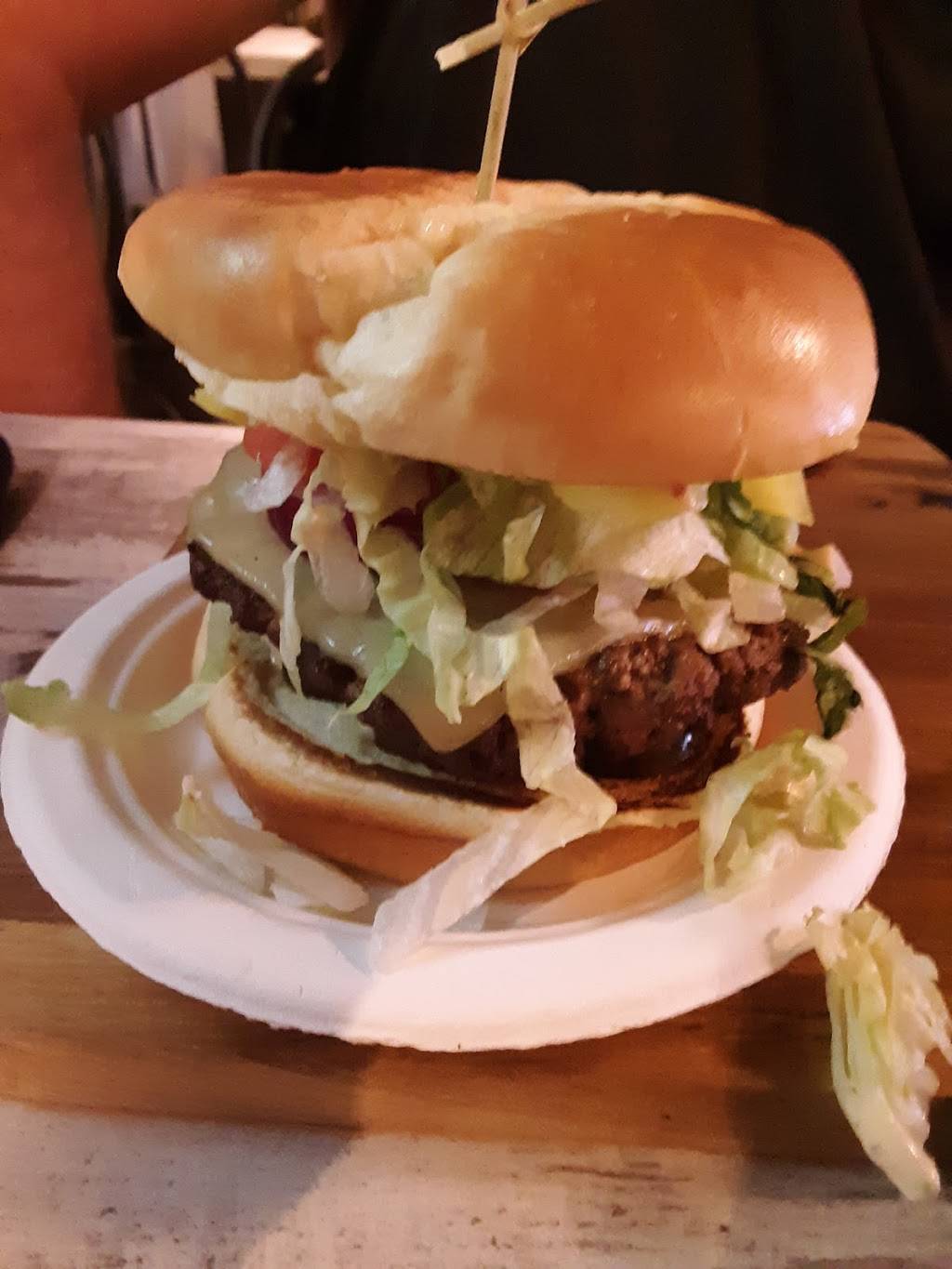 Hoof & Barrel | restaurant | 122 N Congress St, York, SC 29745, USA | 8038185554 OR +1 803-818-5554