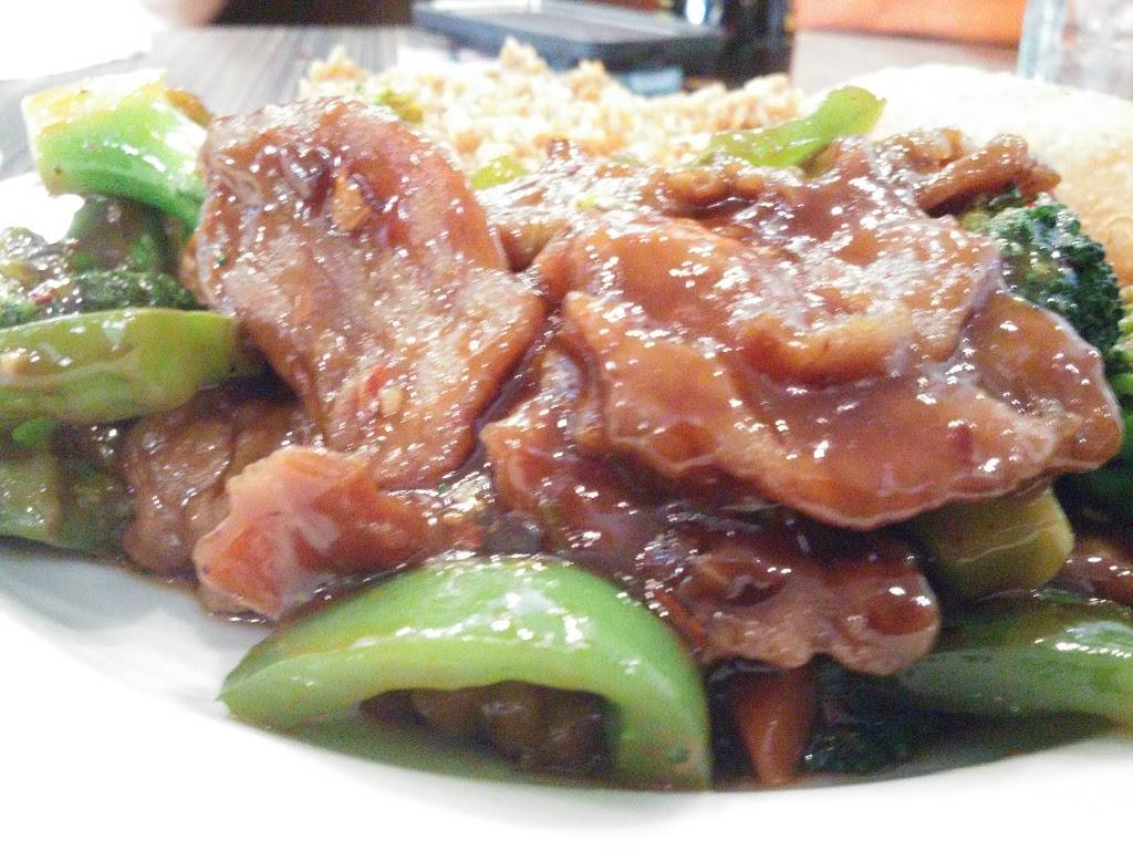 Bamboo Chinese Eatery | restaurant | 2999 Tecumseh Rd E, Windsor, ON N8W 1G6, Canada | 5192518388 OR +1 519-251-8388