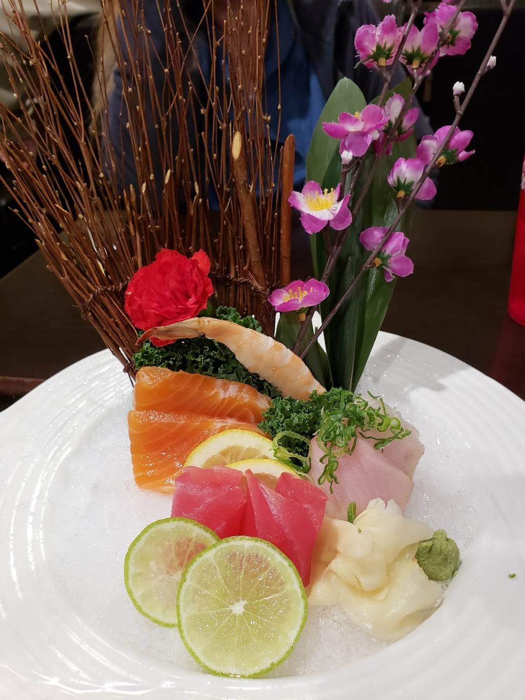 Jinsan Japanese Dining | restaurant | 211 LA-3162, Galliano, LA 70354, USA | 9856323363 OR +1 985-632-3363