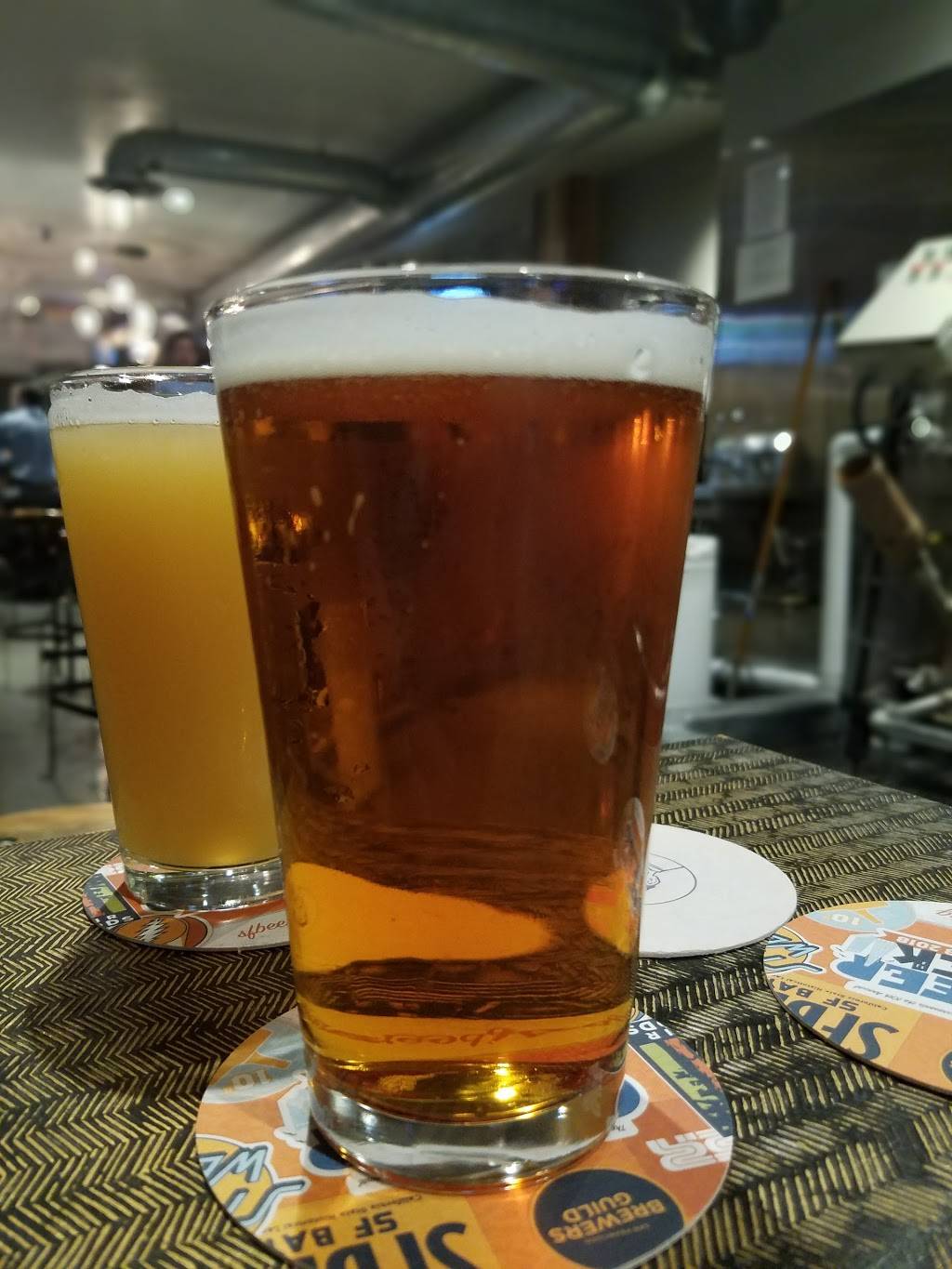 Diving Dog Brewhouse | restaurant | 1802 Telegraph Ave, Oakland, CA 94612, USA | 5103061914 OR +1 510-306-1914