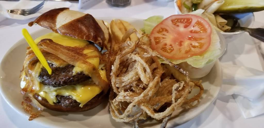 J&Rs Islip Steak House | restaurant | 116 Main St, Islip, NY 11751, USA | 6312775677 OR +1 631-277-5677