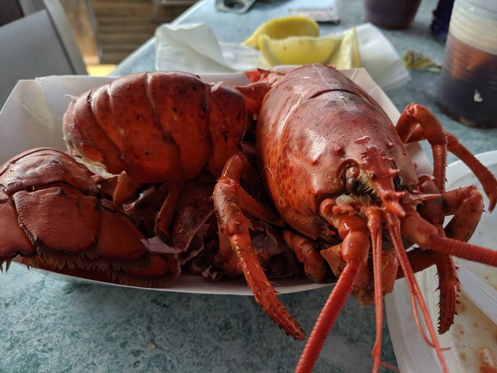 BGs Boat House Restaurant & Marina | restaurant | 191 Wentworth Rd, Portsmouth, NH 03801, USA | 6034311074 OR +1 603-431-1074