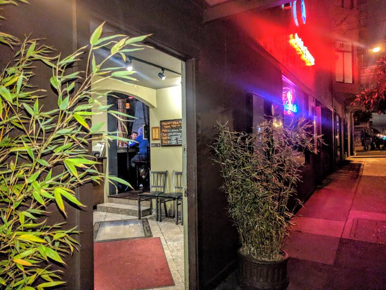 Blue Fin Sushi & Lounge | restaurant | 1814 Clement St, San Francisco, CA 94121, USA | 4153872441 OR +1 415-387-2441