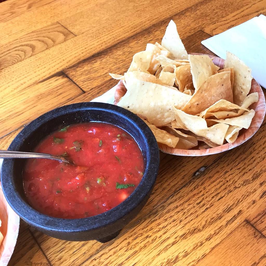 Leos Mexican Food | restaurant | 16006 Inglewood Ave, Lawndale, CA 90260, USA | 3103700111 OR +1 310-370-0111