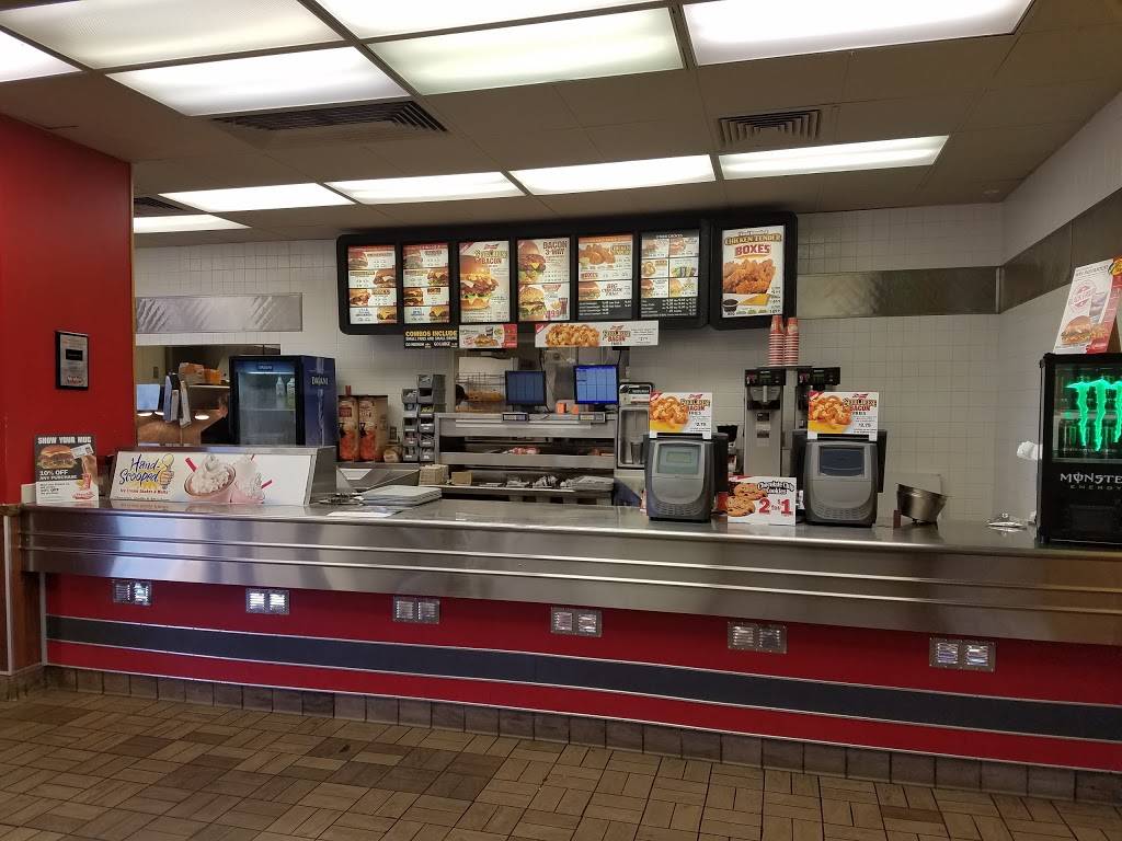 Hardees | restaurant | 331 N Main, Chatham, IL 62629, USA | 2174833905 OR +1 217-483-3905