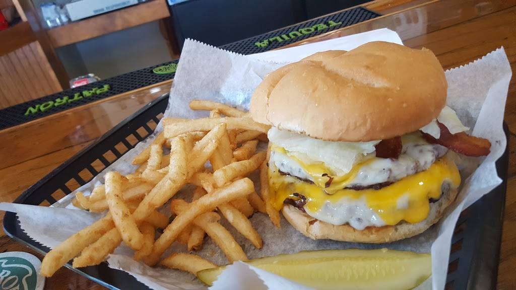 Patio Bar & Grill | restaurant | 601 N Wisconsin St, Port Washington, WI 53074, USA | 2622683808 OR +1 262-268-3808