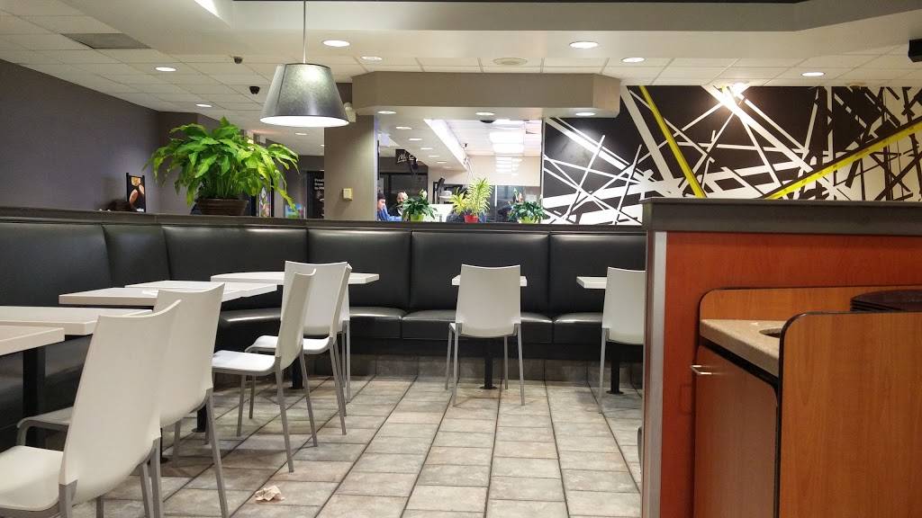 McDonalds | cafe | 5130 N Sheridan Rd, Chicago, IL 60640, USA | 7732759035 OR +1 773-275-9035