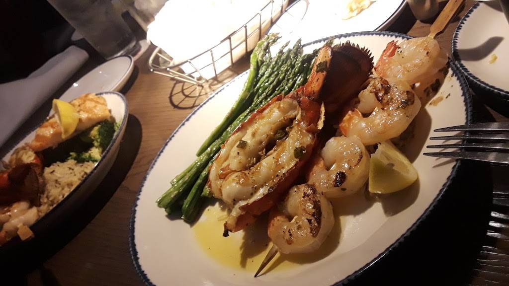 Red Lobster | restaurant | 1525 Travis Blvd, Fairfield, CA 94533, USA | 7074218292 OR +1 707-421-8292