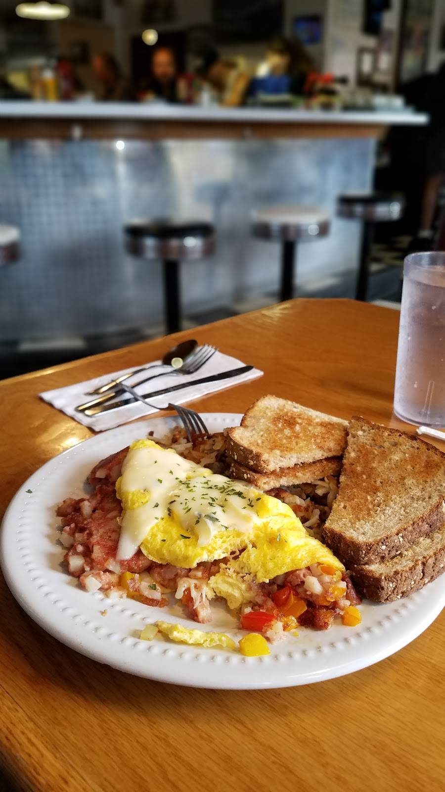 Mos Diner & Lounge | night club | 108 Manitou Ave, Manitou Springs, CO 80829, USA | 7196855286 OR +1 719-685-5286