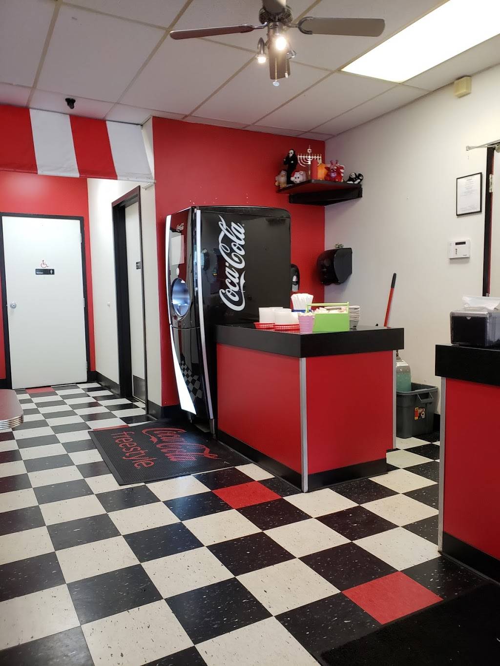 Spiedie & Rib Pit | restaurant | 3908 Vestal Pkwy E, Vestal, NY 13850, USA | 6077292679 OR +1 607-729-2679