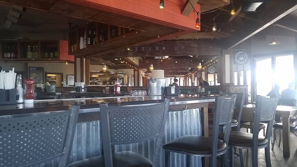 Joes Crab Shack | restaurant | 2024 W First St, Fort Myers, FL 33901, USA | 2393321881 OR +1 239-332-1881