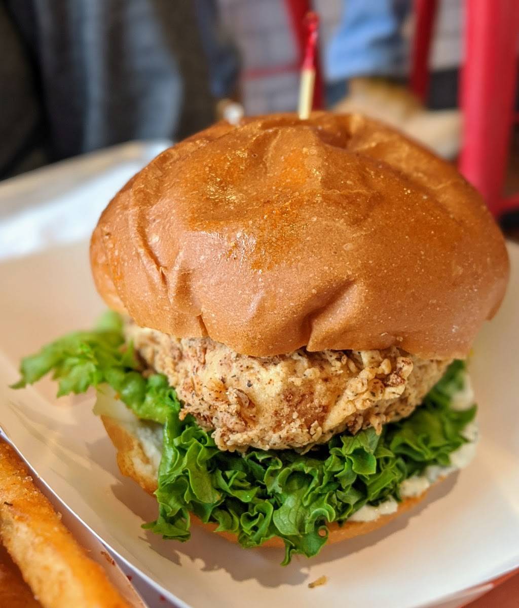 Happy Chicks | restaurant | 6425 Burnet Rd, Austin, TX 78757, USA | 5124674209 OR +1 512-467-4209