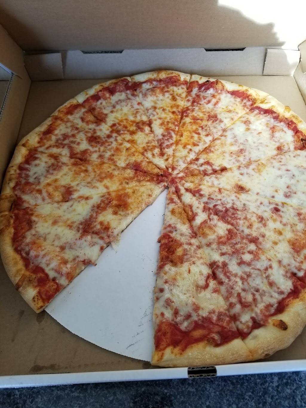 Village Pizza & Pasties | restaurant | 3620 Avon St, Hartland, MI 48353, USA | 8106323232 OR +1 810-632-3232