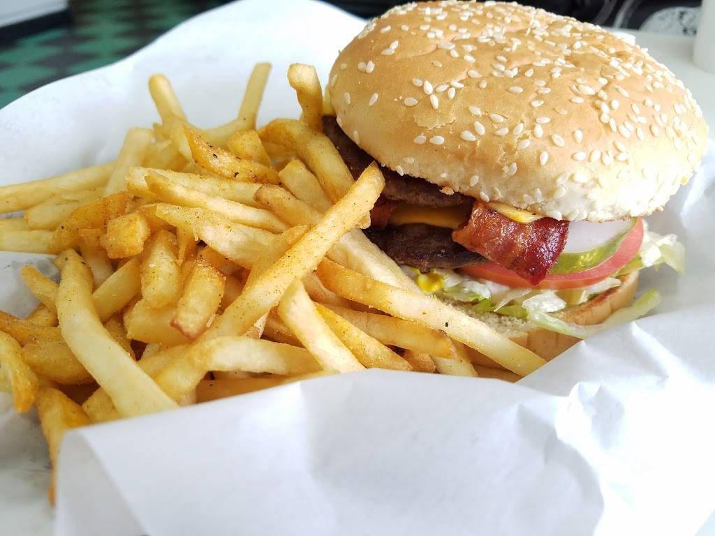 Doggie Diner 2 | restaurant | 289 S Bolingbrook Dr, Bolingbrook, IL 60440, USA | 6307596667 OR +1 630-759-6667