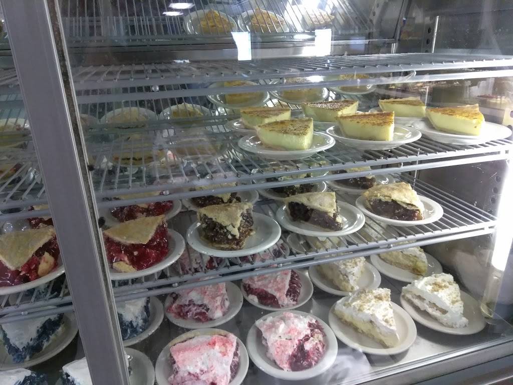 Tiffanys Family Restaurant | restaurant | 414 E Lake St, Topeka, IN 46571, USA | 2605932988 OR +1 260-593-2988