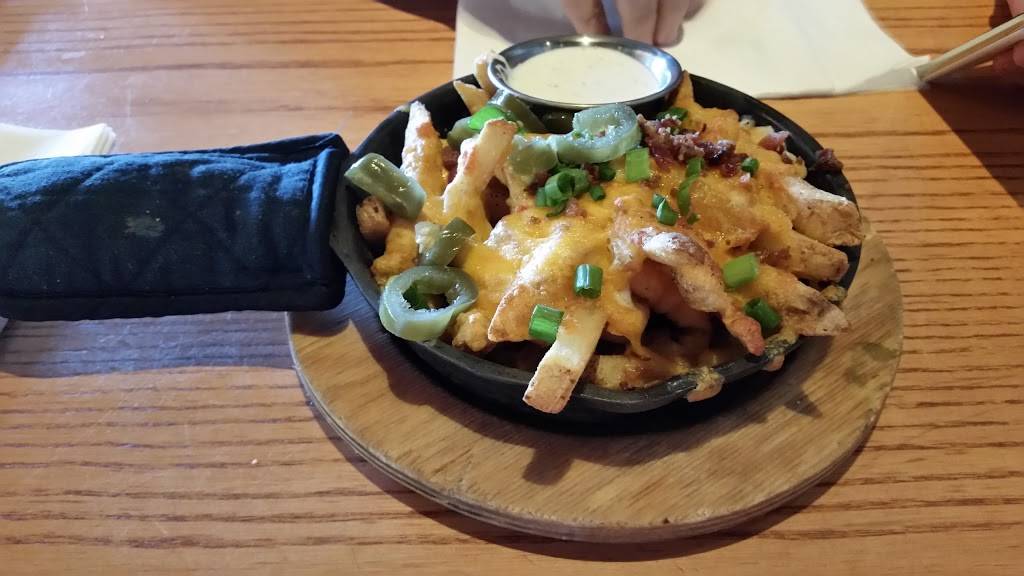 Chilis Grill & Bar | meal takeaway | 10040 W Happy Valley Rd, Peoria, AZ 85383, USA | 6235720107 OR +1 623-572-0107