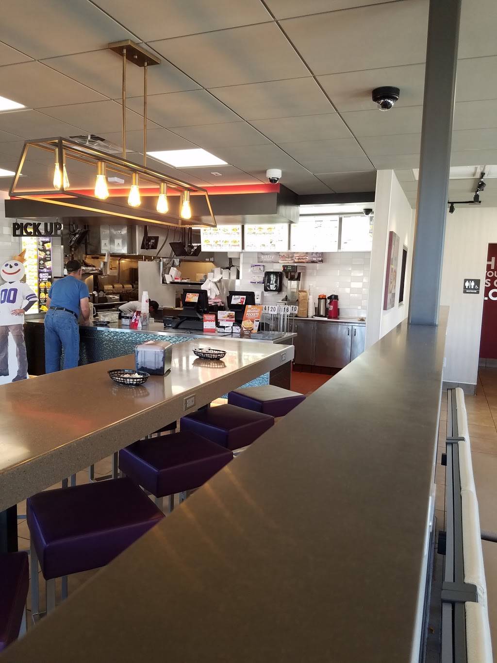 Jack in the Box | restaurant | 2105 W Seminary Dr, Fort Worth, TX 76115, USA | 8179269570 OR +1 817-926-9570