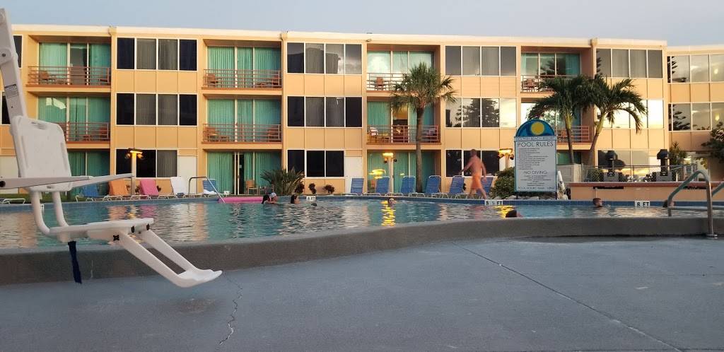 Dolphin Beach Resort | restaurant | 4900 Gulf Blvd, St Pete Beach, FL 33706, USA | 7273607011 OR +1 727-360-7011