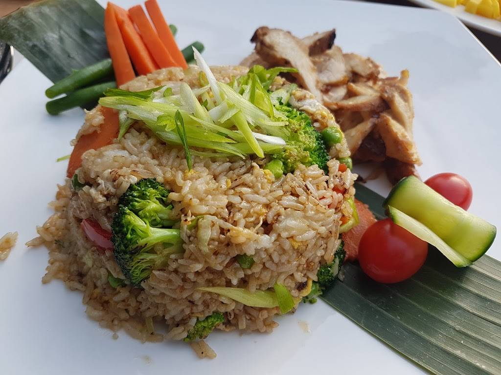 Dee - Thai Cuisine | restaurant | 2013 Yonge St, Toronto, ON M4S 1Z8, Canada | 6474544629 OR +1 647-454-4629