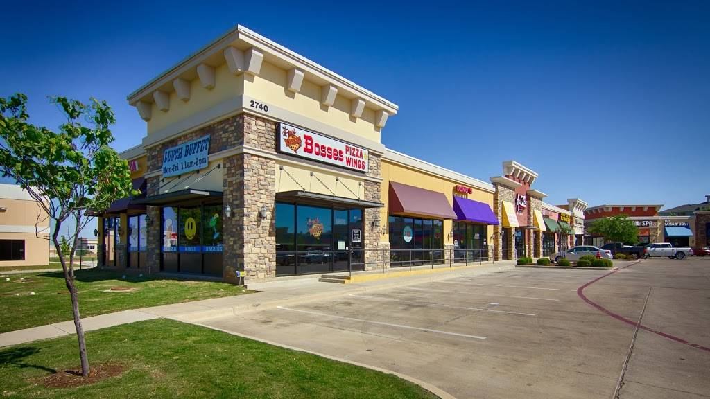 Bosses Pizza, Wings & Burgers Western Center | restaurant | 2740 Western Center Blvd #528, Fort Worth, TX 76131, USA | 8178475500 OR +1 817-847-5500