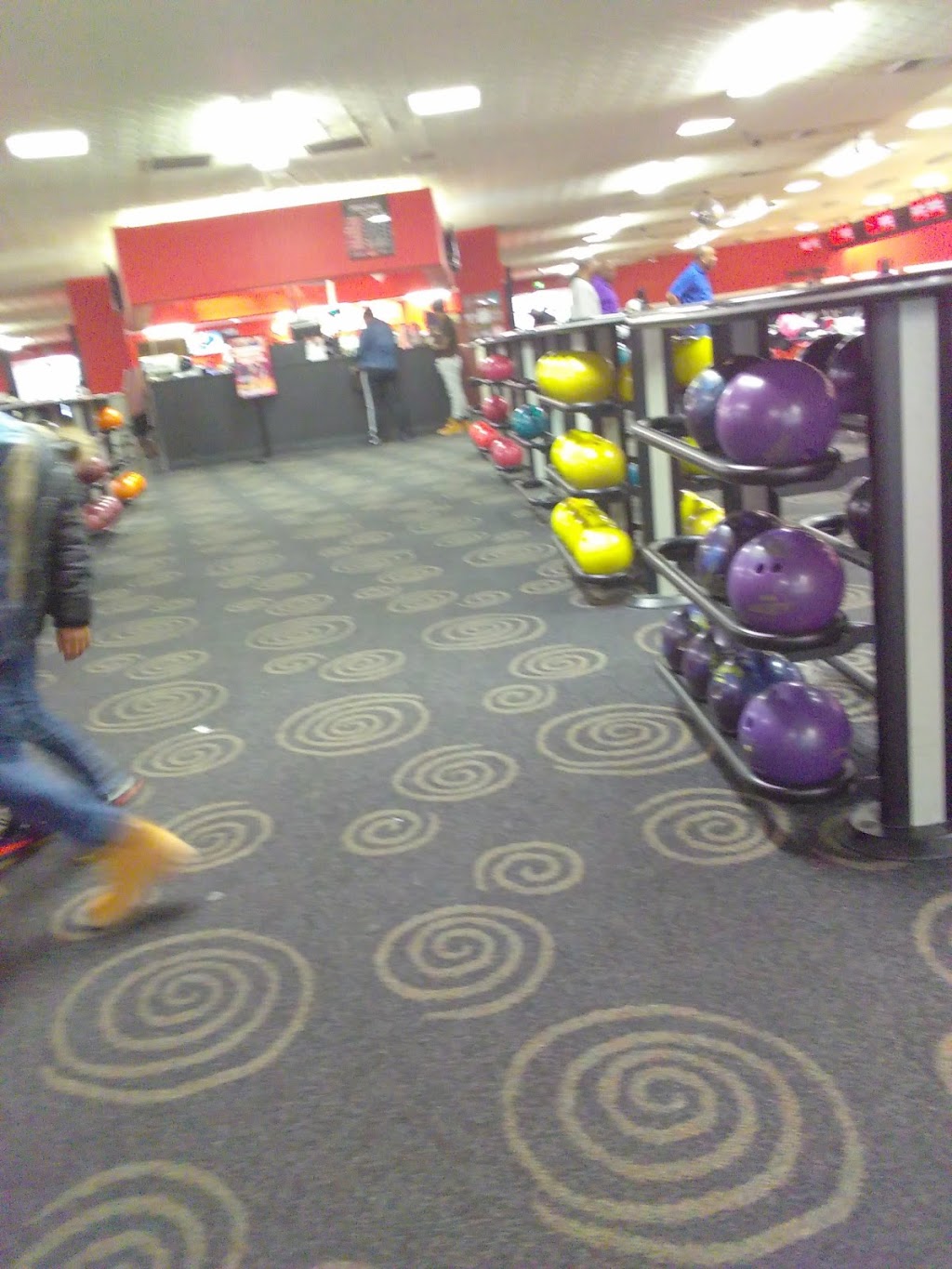 AMF Woodlawn Lanes | restaurant | 6410 Security Blvd, Baltimore, MD 21207, USA | 4109446000 OR +1 410-944-6000