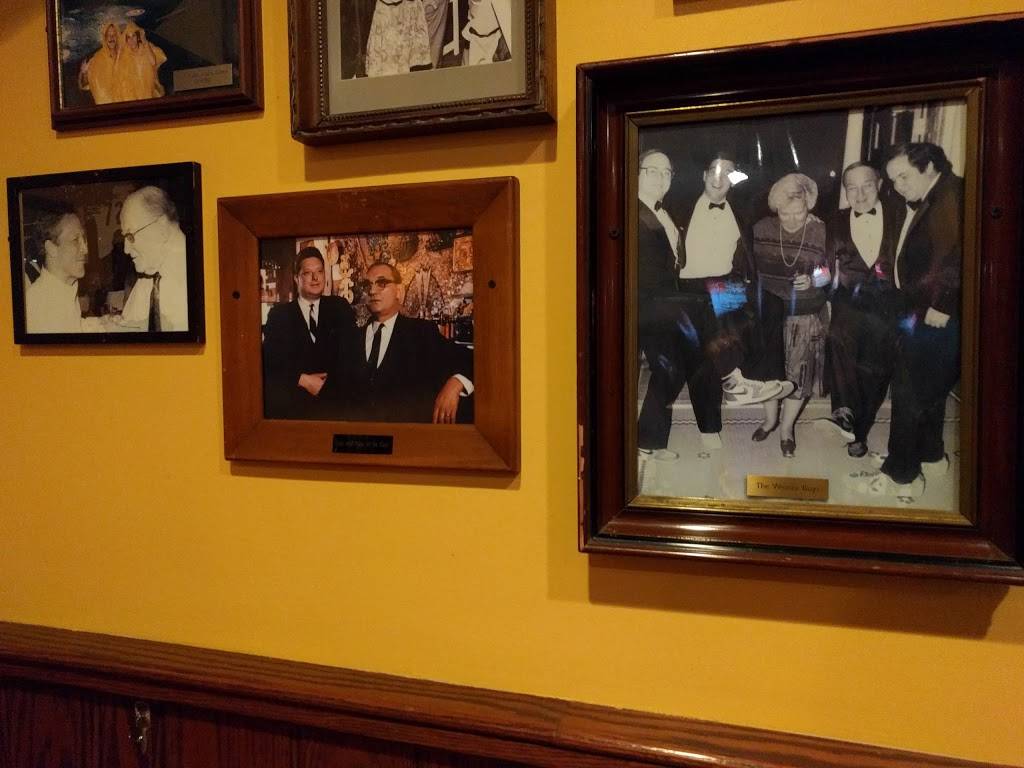 Lou Malnatis Pizzeria | meal delivery | 3223 Lake Ave, Wilmette, IL 60091, USA | 8472565780 OR +1 847-256-5780