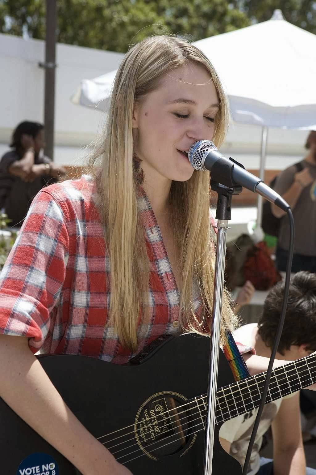 European Food Lovers | restaurant | 1250 N Bellflower Blvd, Long Beach, CA 90840, USA | 5627041374 OR +1 562-704-1374