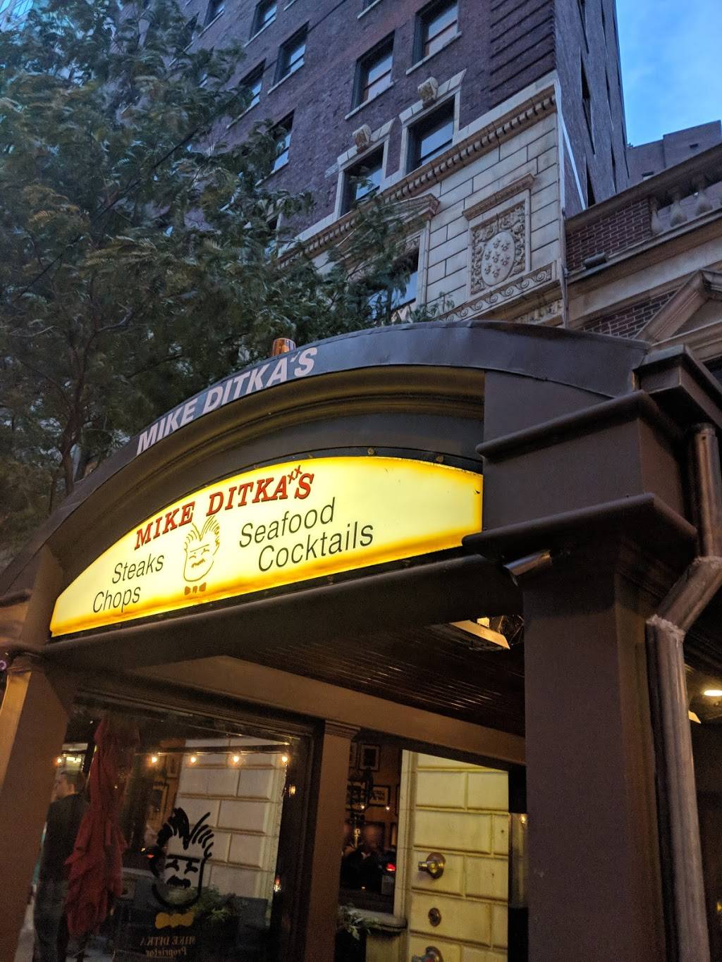 Ditkas Restaurant Chicago | restaurant | 100 E Chestnut St, Chicago, IL 60611, USA | 3125878989 OR +1 312-587-8989