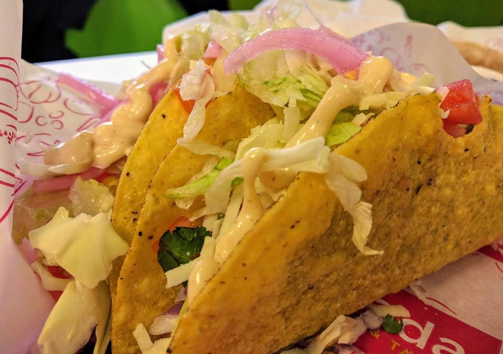 Quesada Burritos & Tacos | restaurant | 353 Lake St, St. Catharines, ON L2N 7G4, Canada | 9056463728 OR +1 905-646-3728