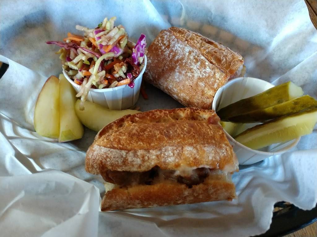 Fiddlers Green | restaurant | 1699 Jackson Harbor Rd, Washington, WI 54246, USA | 9208472610 OR +1 920-847-2610