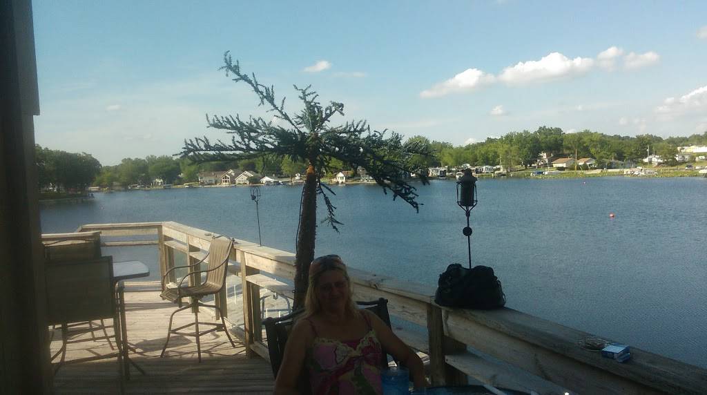 Lakers Food & Spirits | restaurant | 7610 S Lake St, Hamilton, IN 46742, USA | 2604883582 OR +1 260-488-3582