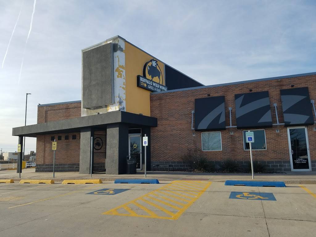 Buffalo Wild Wings | meal takeaway | 6910 SW 3rd St, Oklahoma City, OK 73128, USA | 4056034688 OR +1 405-603-4688