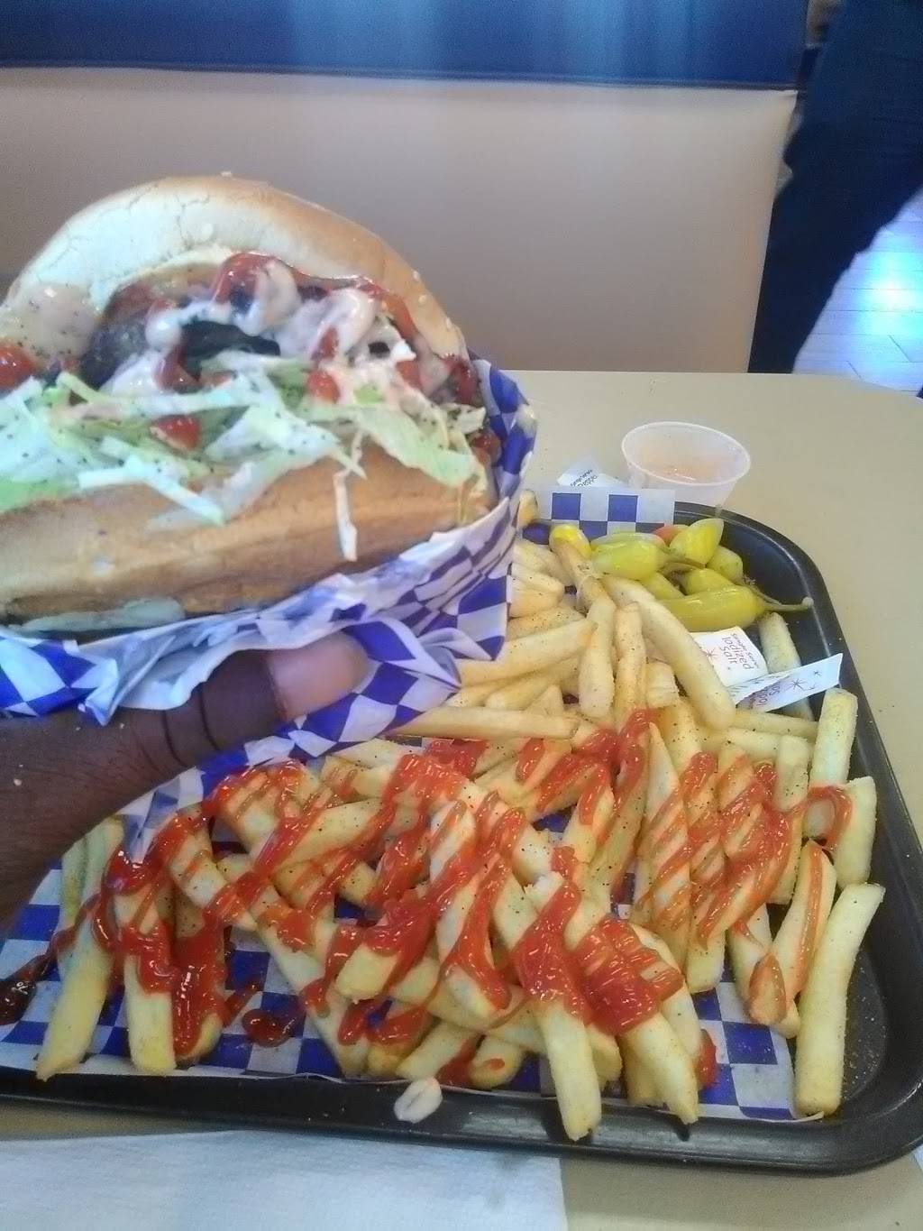 Tams Burgers | restaurant | 14760 Bellflower Blvd, Bellflower, CA 90706, USA | 5629255680 OR +1 562-925-5680