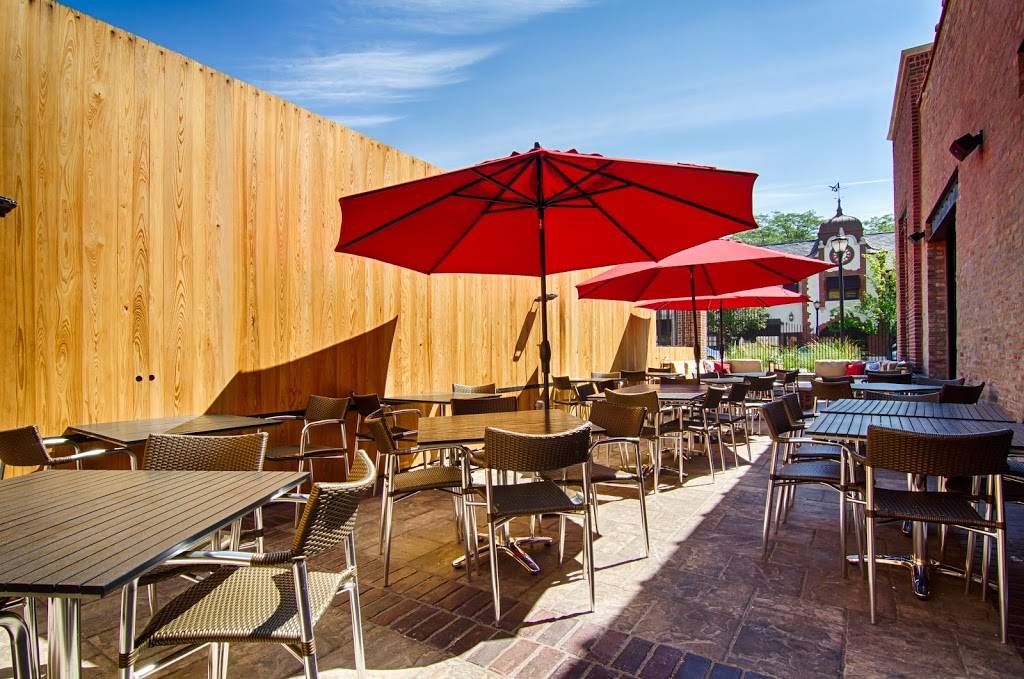 Mickey Finns Brewery | restaurant | 345 N Milwaukee Ave, Libertyville, IL 60048, USA | 8473626688 OR +1 847-362-6688