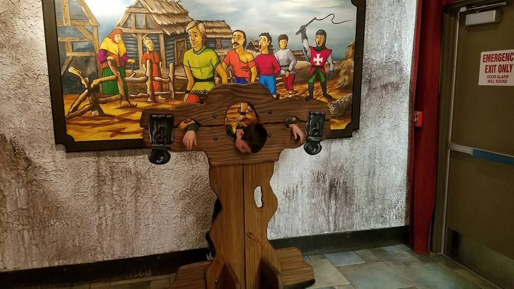 Medieval Times Dinner & Tournament | restaurant | 2001 N Roselle Rd, Schaumburg, IL 60195, USA | 8478821496 OR +1 847-882-1496