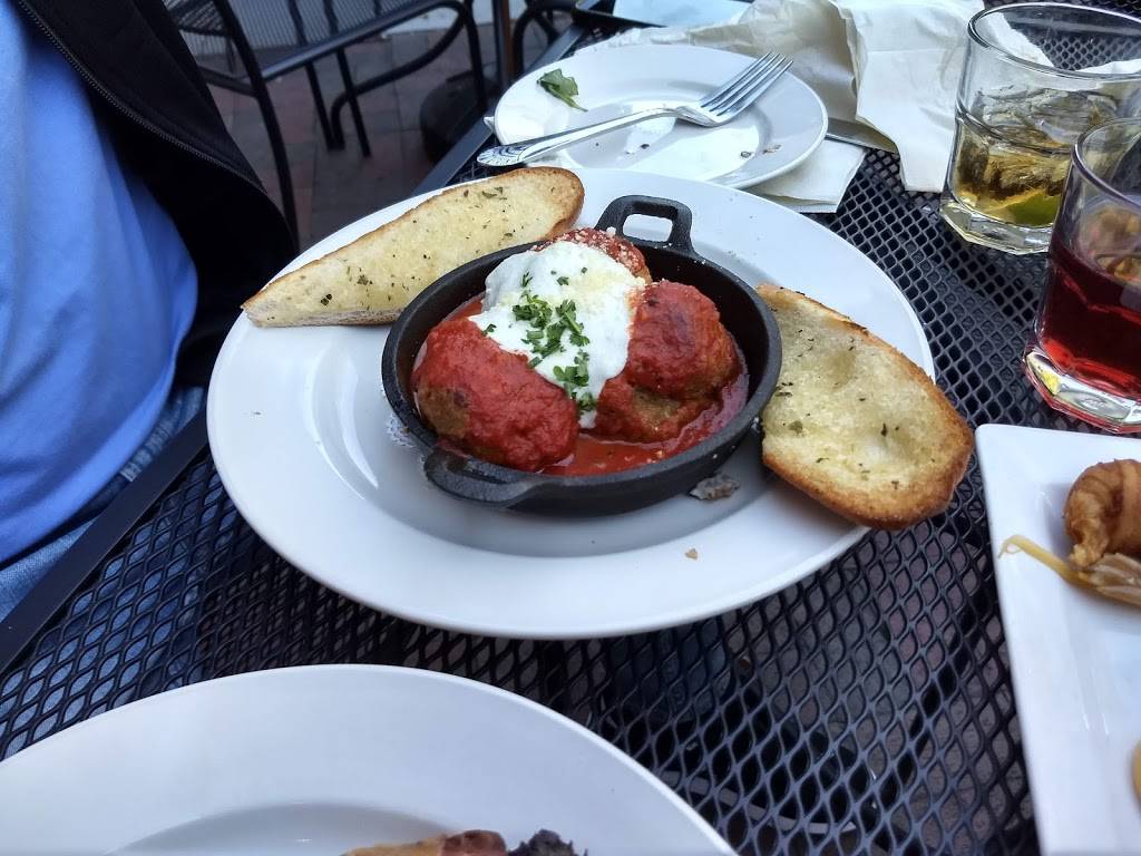 King George II Inn | restaurant | 102 Radcliffe St, Bristol, PA 19007, USA | 2157885536 OR +1 215-788-5536