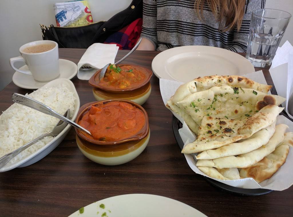 Curry Point | meal takeaway | 3913 N Sheffield Ave, Chicago, IL 60613, USA | 7739359048 OR +1 773-935-9048