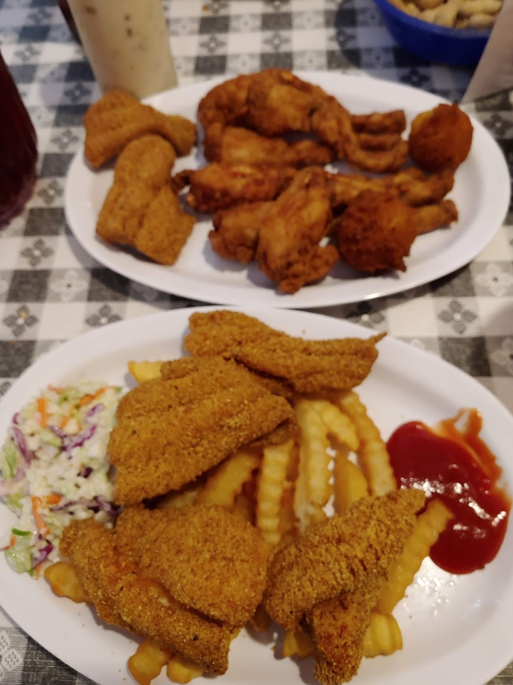 The Cajun Catfish House LLC | restaurant | 3400 Old Marksville Hwy, Pineville, LA 71360, USA | 3184489333 OR +1 318-448-9333