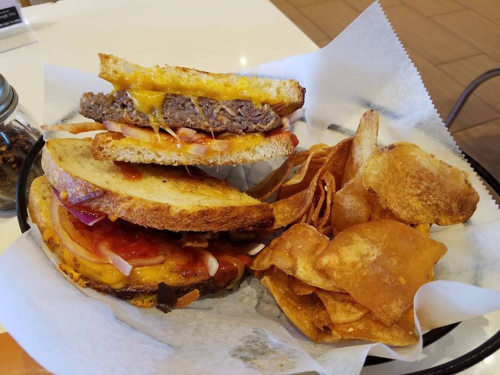 Mac & Melts | restaurant | 684 Stewart Ave, Garden City, NY 11530, USA | 5162469610 OR +1 516-246-9610