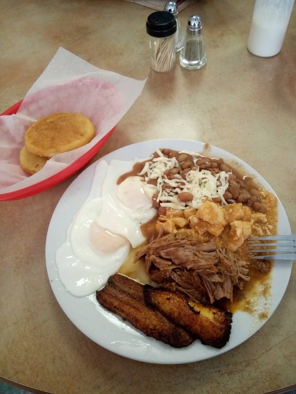 Ginger Bread House Restaurant | restaurant | 1 Talbot St E, Leamington, ON N8H 1L1, Canada | 5193265343 OR +1 519-326-5343