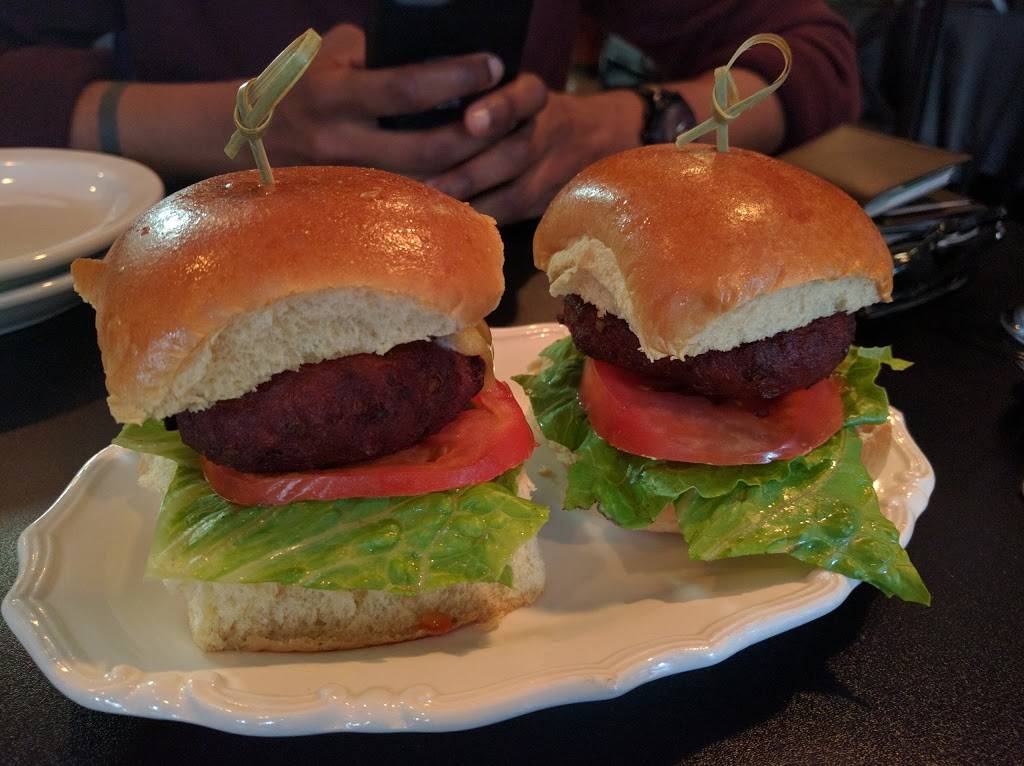 Two Ques Cafe | restaurant | 599C Chestnut St, Union, NJ 07083, USA | 9088101427 OR +1 908-810-1427