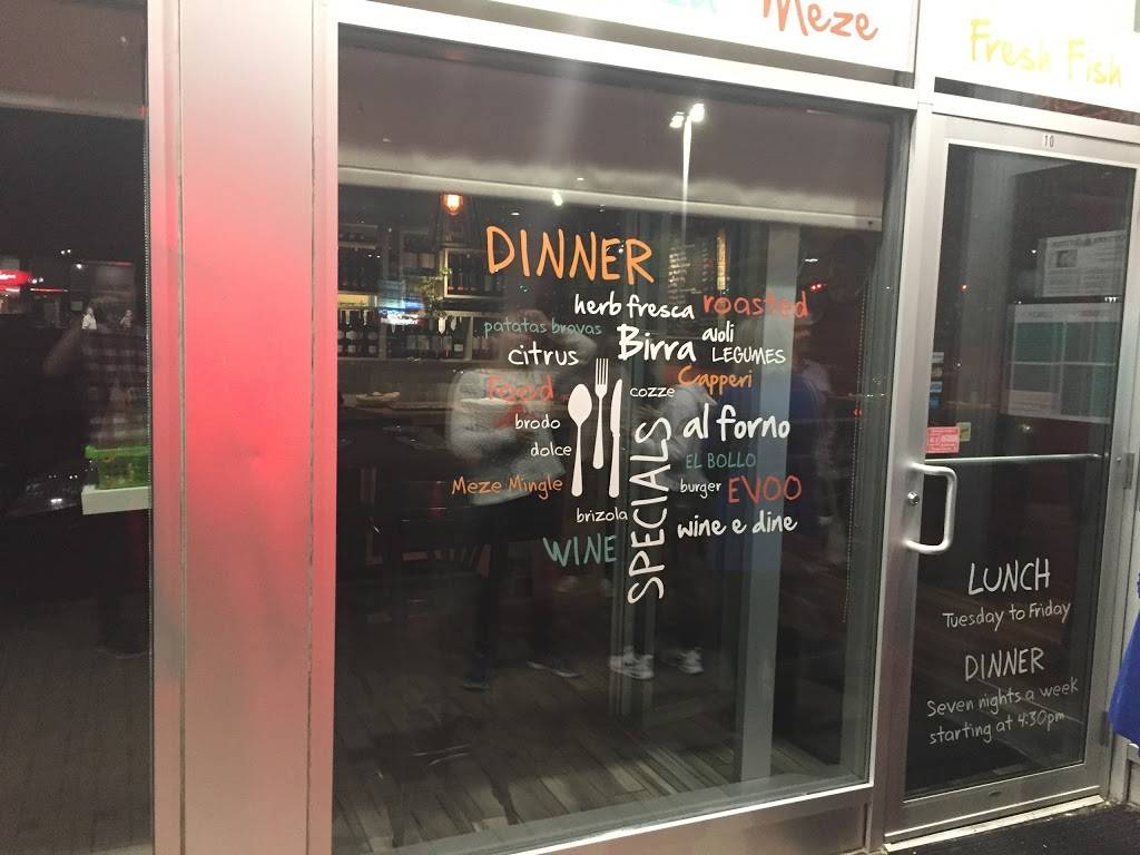 Zizis Kitchen | restaurant | 665 Earl Armstrong Rd, Gloucester, ON K1V 2G2, Canada | 6138221066 OR +1 613-822-1066