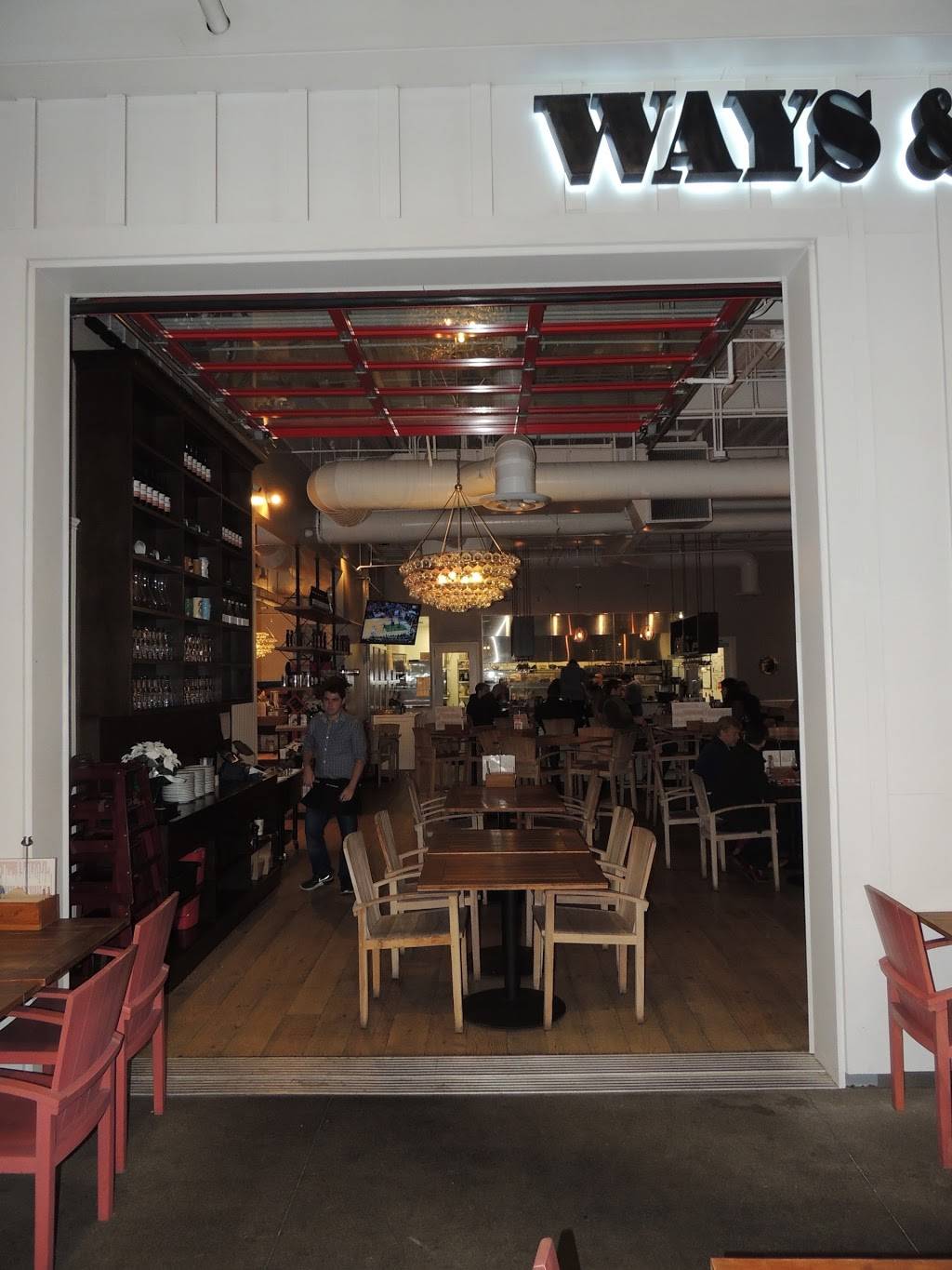 Ways & Means Oyster House | restaurant | 21022 CA-1 B140, Huntington Beach, CA 92648, USA | 7149604300 OR +1 714-960-4300