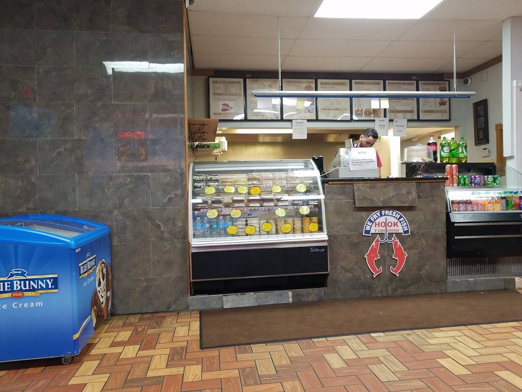 Hook Fish and Chicken Mount Oliver | restaurant | 11 Ormsby Ave, Pittsburgh, PA 15210, USA | 4122484665 OR +1 412-248-4665