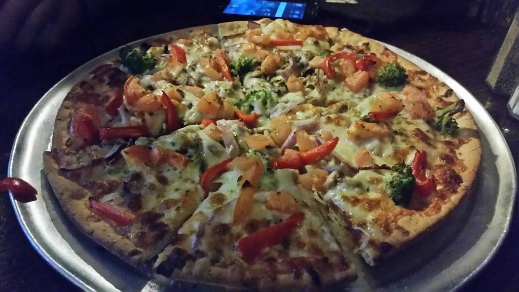 Walts Pizza & Restaurant | restaurant | 213 S Court St, Marion, IL 62959, USA | 6189938668 OR +1 618-993-8668