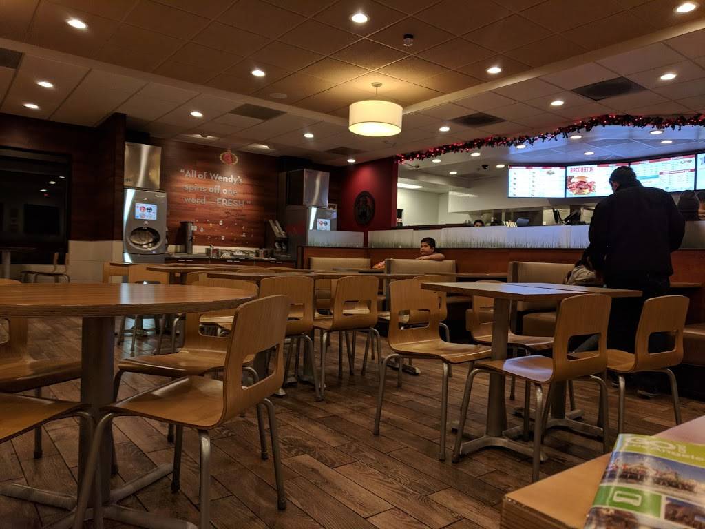 Wendys | restaurant | 27544 The Old Rd, Valencia, CA 91355, USA | 6612871635 OR +1 661-287-1635