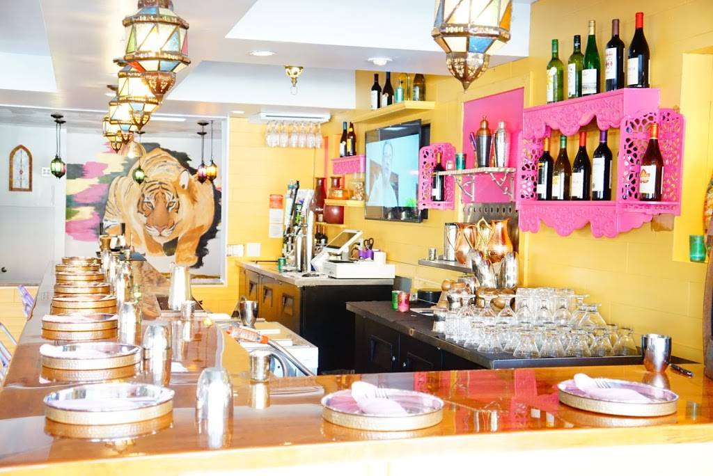 Curryosity | restaurant | 3023 Juniper St, San Diego, CA 92104, USA | 6192550660 OR +1 619-255-0660