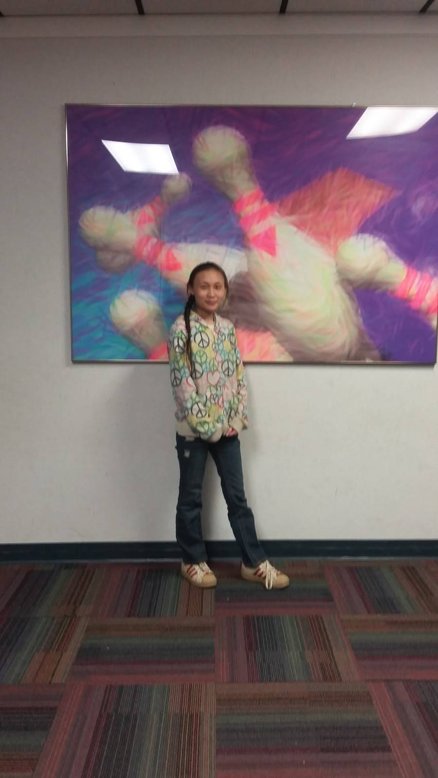 Holiday Bowl | meal takeaway | 11400 Jefferson Davis Hwy, Richmond, VA 23237, USA | 8047485635 OR +1 804-748-5635